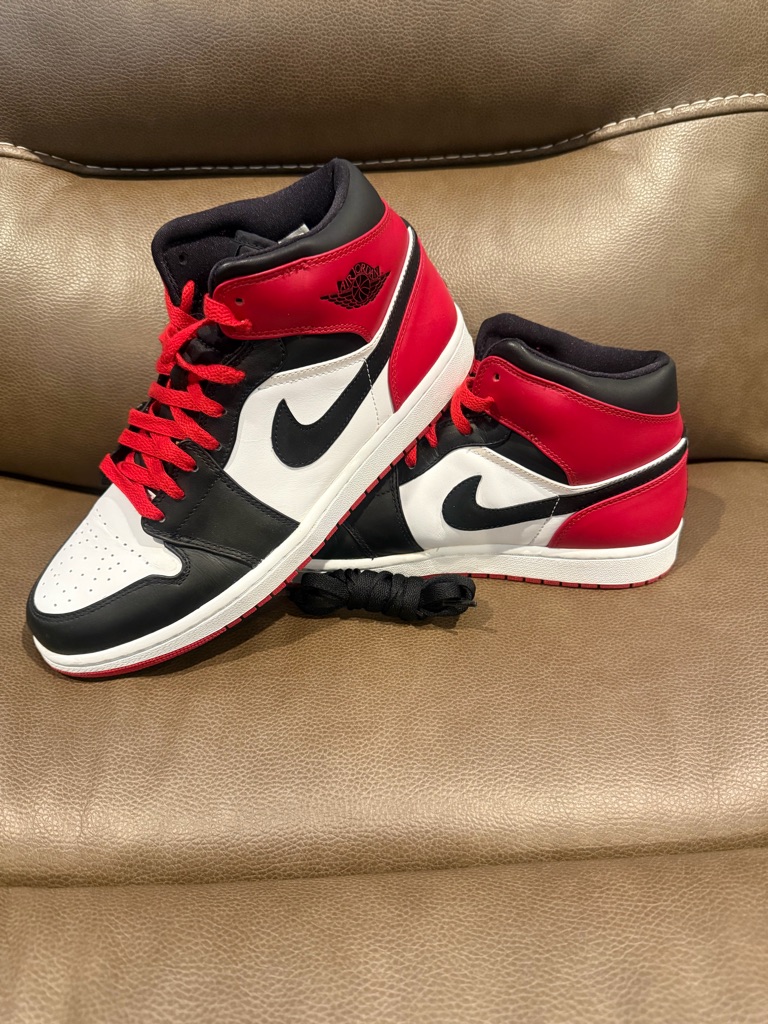 Nike Air Jordan 1 Mid - Red Black White